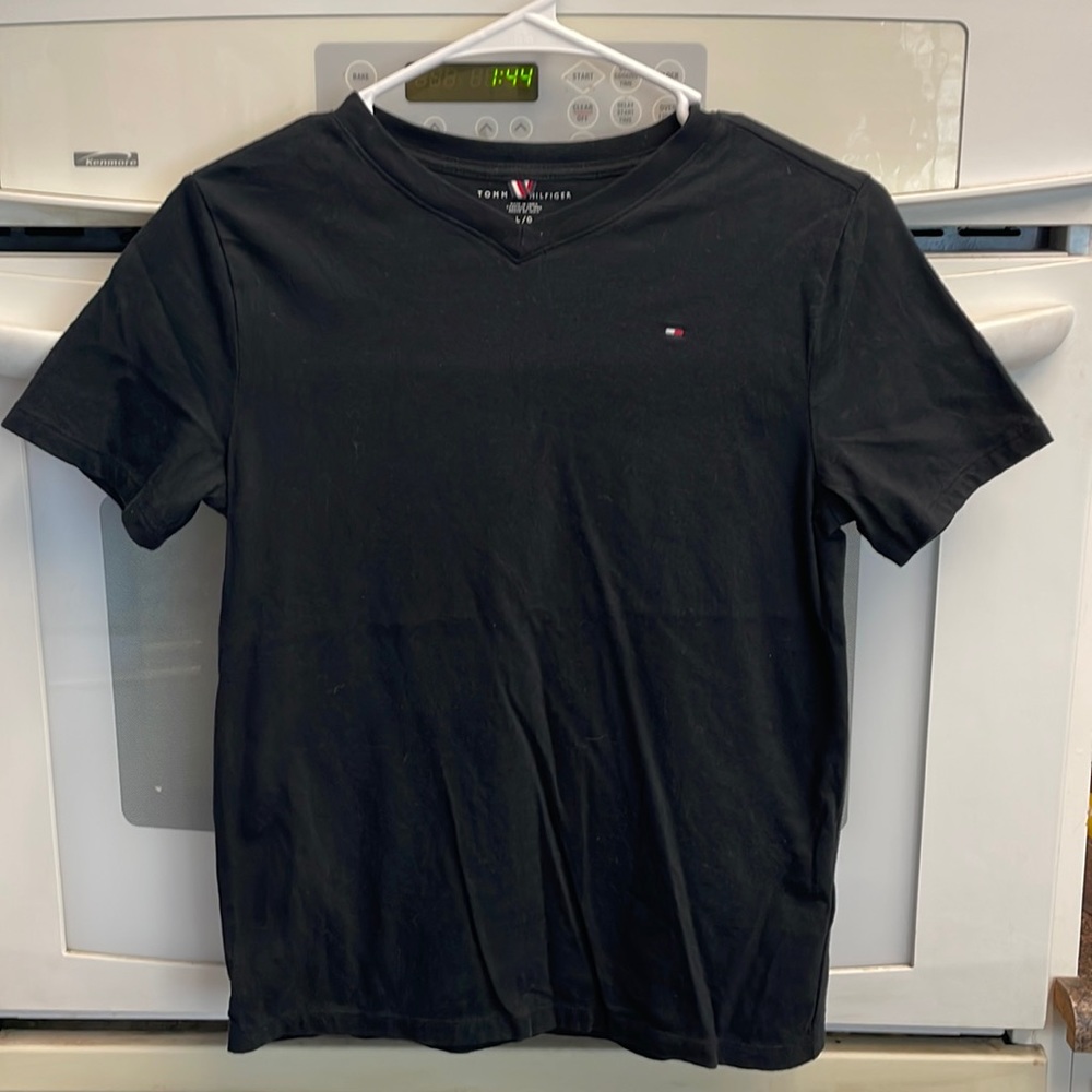 Boys Tommy Hilfiger black vneck Tshirt large